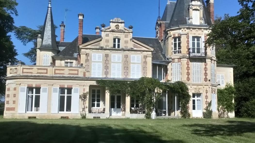 Chateau De Maucouvent Challuy Luaran gambar